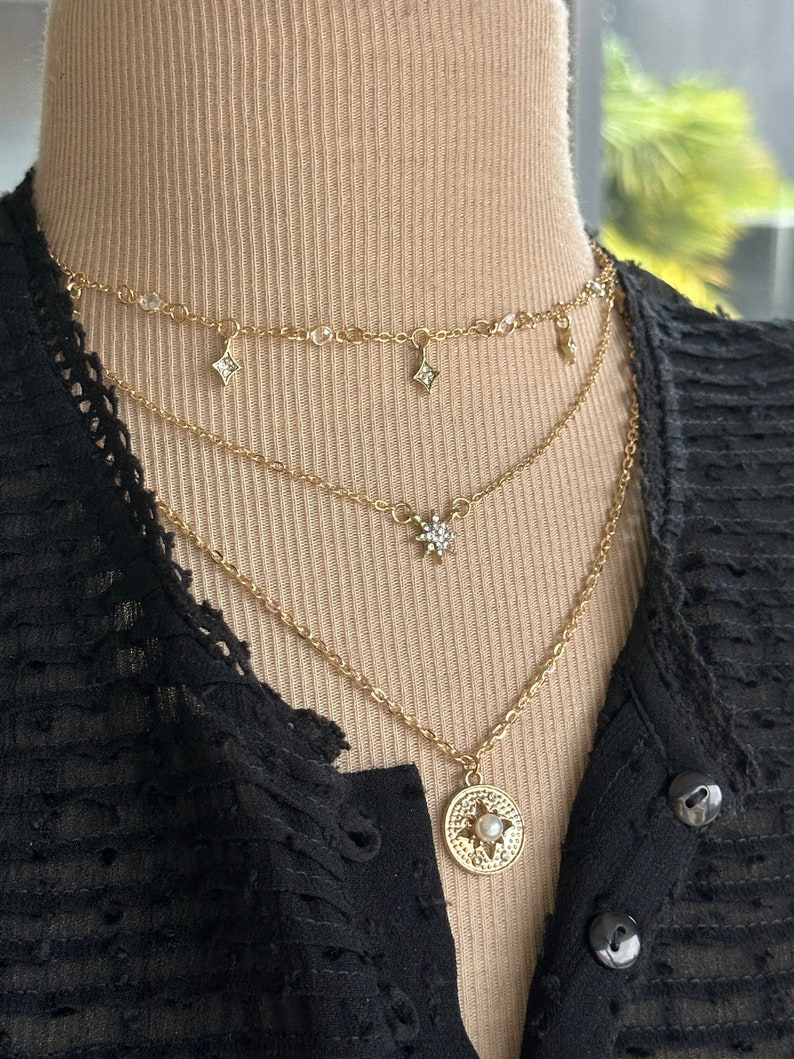 Collier multirangs étoile, collier à plusieurs rangs médaille perles, collier multirangs bohème plusieurs modèles sur Ateliersdisa image 1