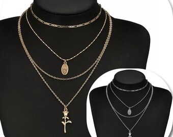 Ketting met meerdere rijen rozenhanger, ketting met meerdere rijen rozenmedaille, ketting met meerdere rijen in boho-stijl - modellen op Ateliersdisa