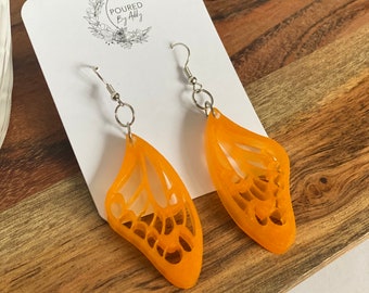 Boucles d’oreilles Orange Butterfly Wing // Boucles d’oreilles en aile de fée, Boucles d’oreilles de jardin, Bijoux de nature, Bijoux de fée, Ailes de papillon, Fées