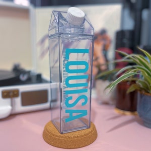 Trendy gepersonaliseerde naam of initialen duidelijke waterfles melkpak stijl 500ml