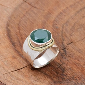 Indian Emerald Ring, 925 Sterling Silver ring, Handmade Ring, Round Gemstone Ring, Wide Band Ring, Hammered Ring, Bohemian Ring Gift for her