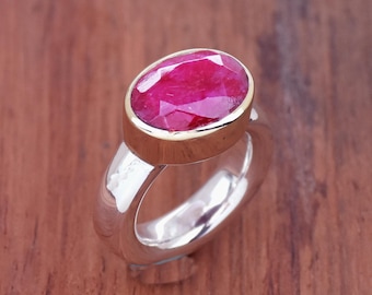 Handgefertigter Facettierter Rubin Ring: 925 Sterling Silber Zweifarbiger Statement Ring