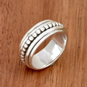 Spinner Ring: 9 mm Fidget Stress Ring