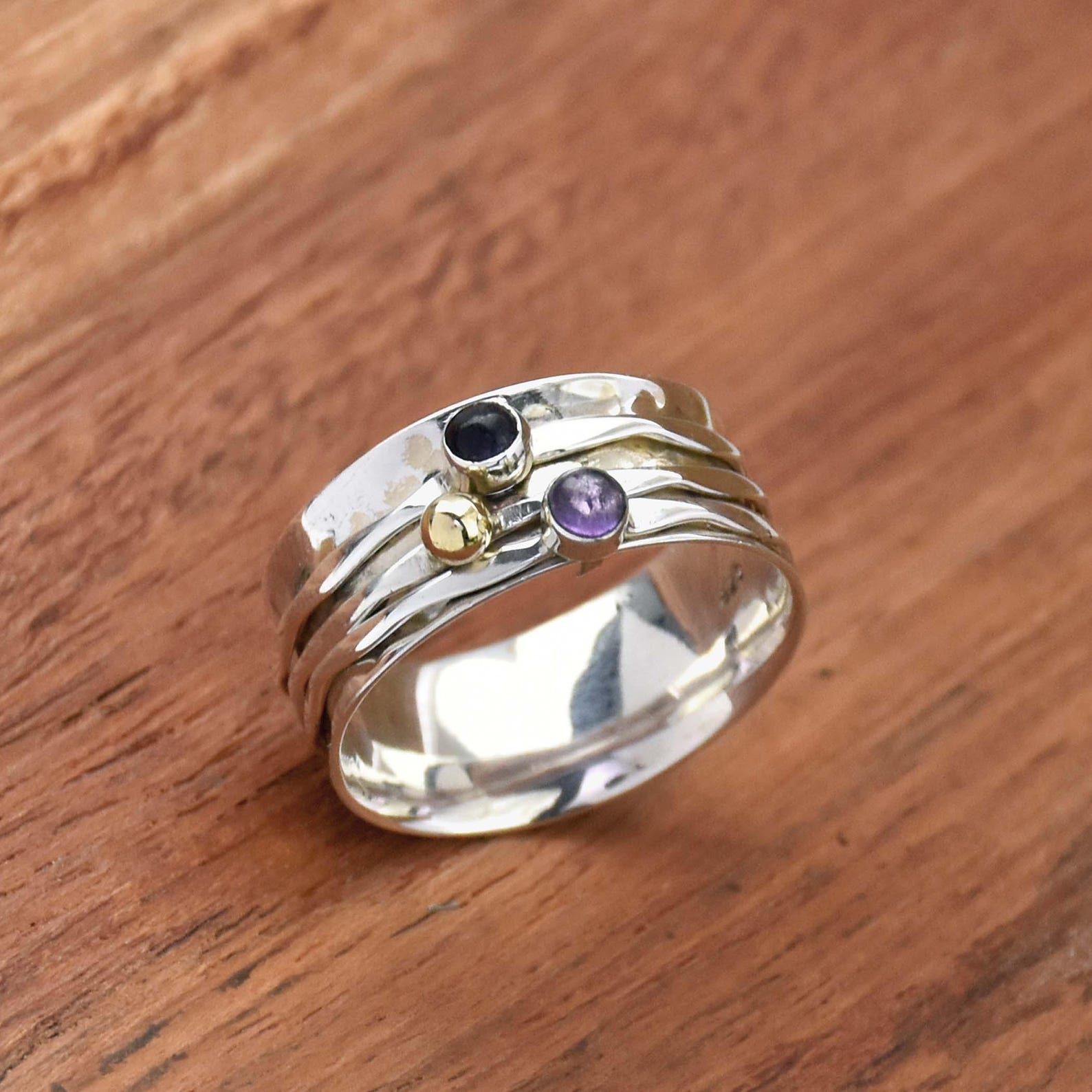 Bague en améthyste : élégance et sérénité à portée de