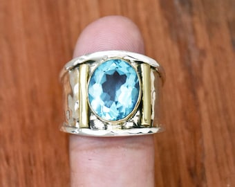 Blautopas Ring: Gehämmertes Sterling Silber breites Band