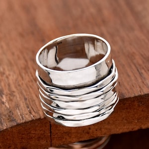 Hammered Silver Spinner Ring, 925 Sterling Silver Ring for Women, Boho Chunky Ring, Wide Band Fidget Ring, Handmade Meditation Ring