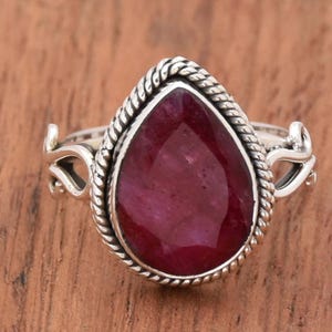 Indischer Rubin Ring 925 Sterling Silber Ring handgemachte Ring Teardrop Ring Juli Birthstone Ring Facettierten Stein Ring, filigraner Ring, Geschenk für sie