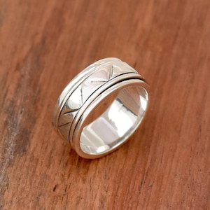 Anxiety Spinner Ring, 925 Sterling Silver Ring, Fidget Ring Spinning Ring, Stackable Ring, Meditation Ring, Chunky Silver Ring, Gift for Her