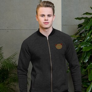 Bär Hugs - Bestickte Bomberjacke