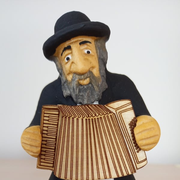 Jude Figur mit Harmonie, Jude aus Holz, Holzschnitzerei, Holzstatue, Heimdekoration, Perfektes Geschenk, Handgeschnitzte Figur Jüdischer Musiker