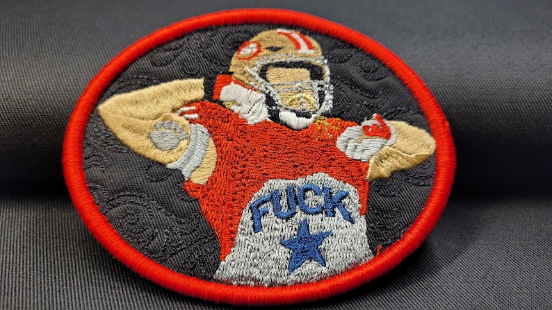 Parche termoadhesivo bordado de George Kittle: Homenaje a los 49ers (10 x 8,6 cm) imagen 2