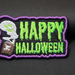 Parche termoadhesivo de Feliz Halloween: Letras verdes espeluznantes