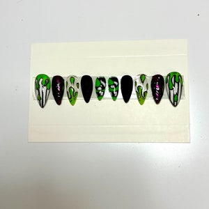 Beetlejuice Press on Nail Set