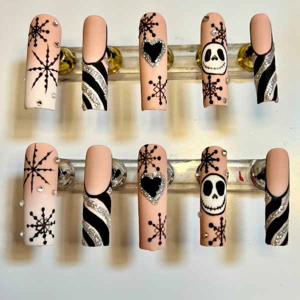 Skellington Winter Press On Nail Set