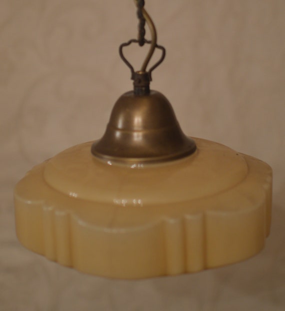 Vintage art deco lamp 1920/30. opaline glass