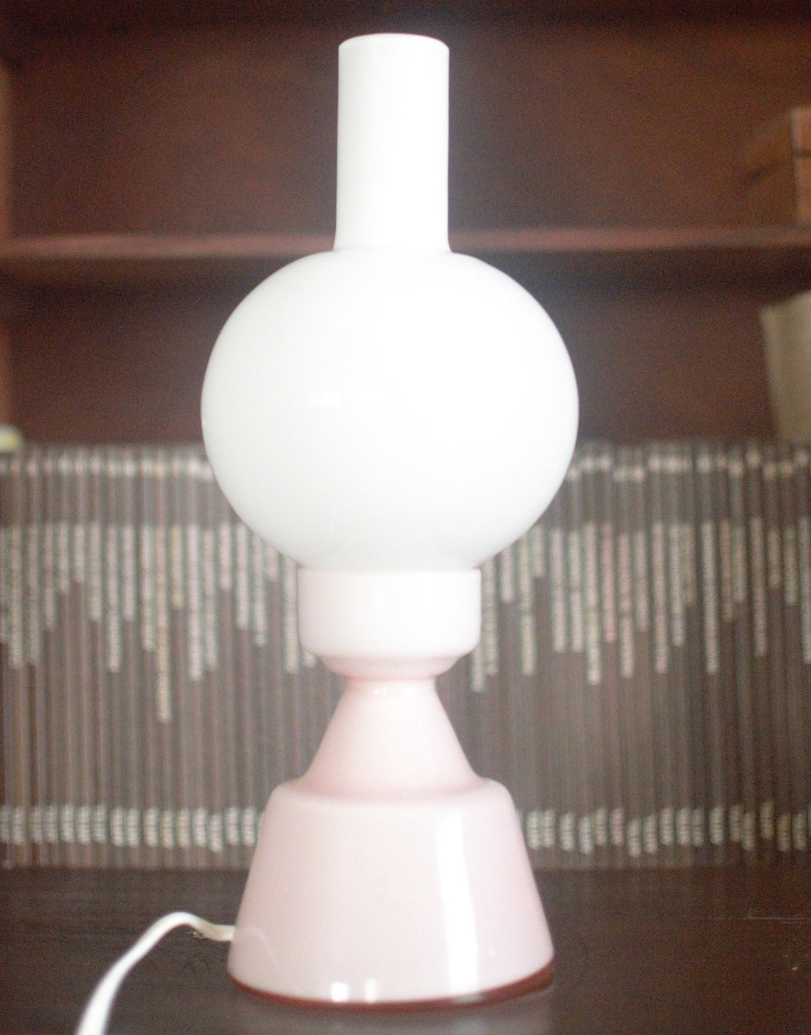 Vintage Mid-Century opaline Milk Glass, photo 2 of 5