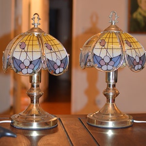 Pair vintage table lamp