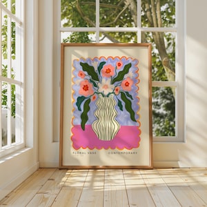 Impresión artística de jarrón floral de rayas verdes maximalistas, póster de arte floral, obra de arte colorida, impresión artística vibrante, flores en jarrón, arte rosa bonito