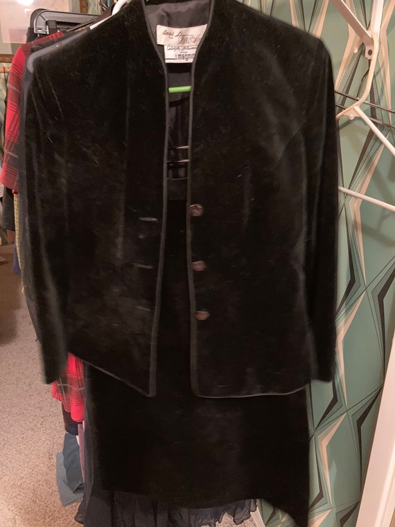 Vintage I.Magnin/Lilli Ann black velvet skirt suit