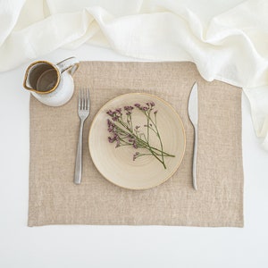 Linen placemats set of 2, 4, 6. Place mats for vintage decor. Soft Natural fabric placemats. Wedding placemats. Handmade dinner placemat
