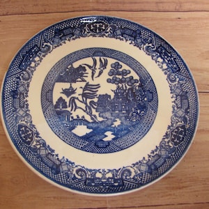 Vintage Blue Willow Ironstone Transferware Dinnerware-Dishes-Dinner Plates- Cereal/Fruit Bowls- Teacup/Saucer- 16 Piece