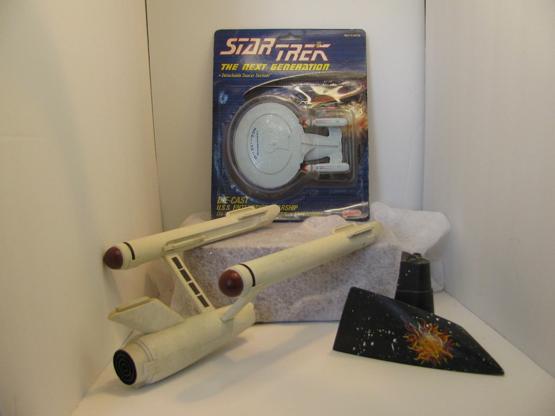 Vintage Star Trek Next Generation Die Cast U.S.S. Enterprise