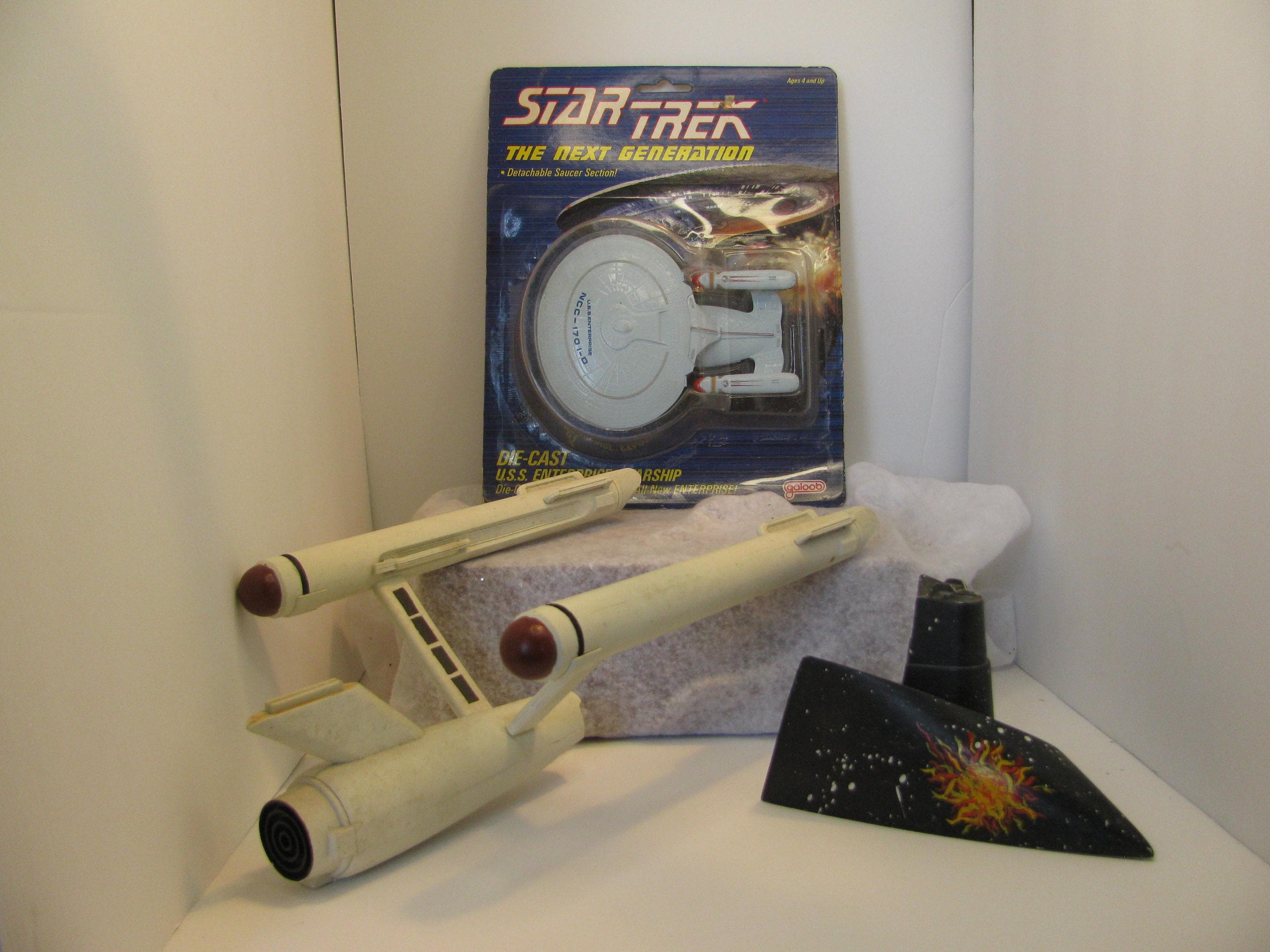 Vintage Star Trek Next Generation Die Cast U.S.S. Enterprise