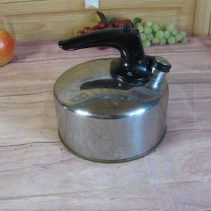 Vintage Revere Ware 1 Quart Whistling  Tea Kettle- Copper Bottom