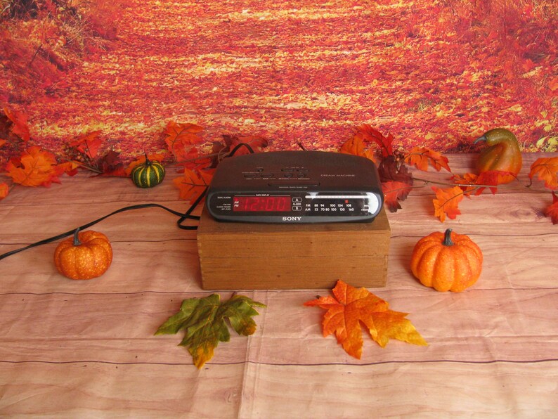 Vintage Emerson Research or GE Digital Clock Radio- Phillips Magnavox Compact Disc image 13
