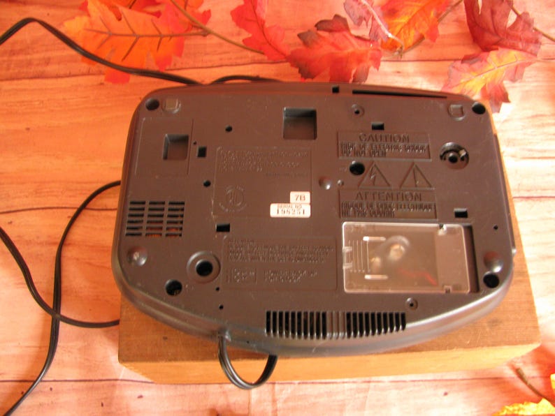 Vintage Emerson Research or GE Digital Clock Radio- Phillips Magnavox Compact Disc image 16
