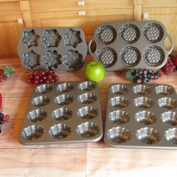 Vintage Nordic Ware Baking Pan- Snowflake Cakelet Pan 3 Cups/.7 Liters - Shortcake Basket -Bundt Cake / Muffin Pan- Food Network