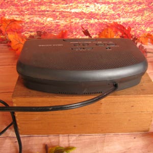 Vintage Emerson Research or GE Digital Clock Radio- Phillips Magnavox Compact Disc image 15