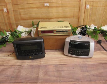 Vintage Sonic CR112, Zenith Z124B or Emerson CK5051 AM/FM Clock