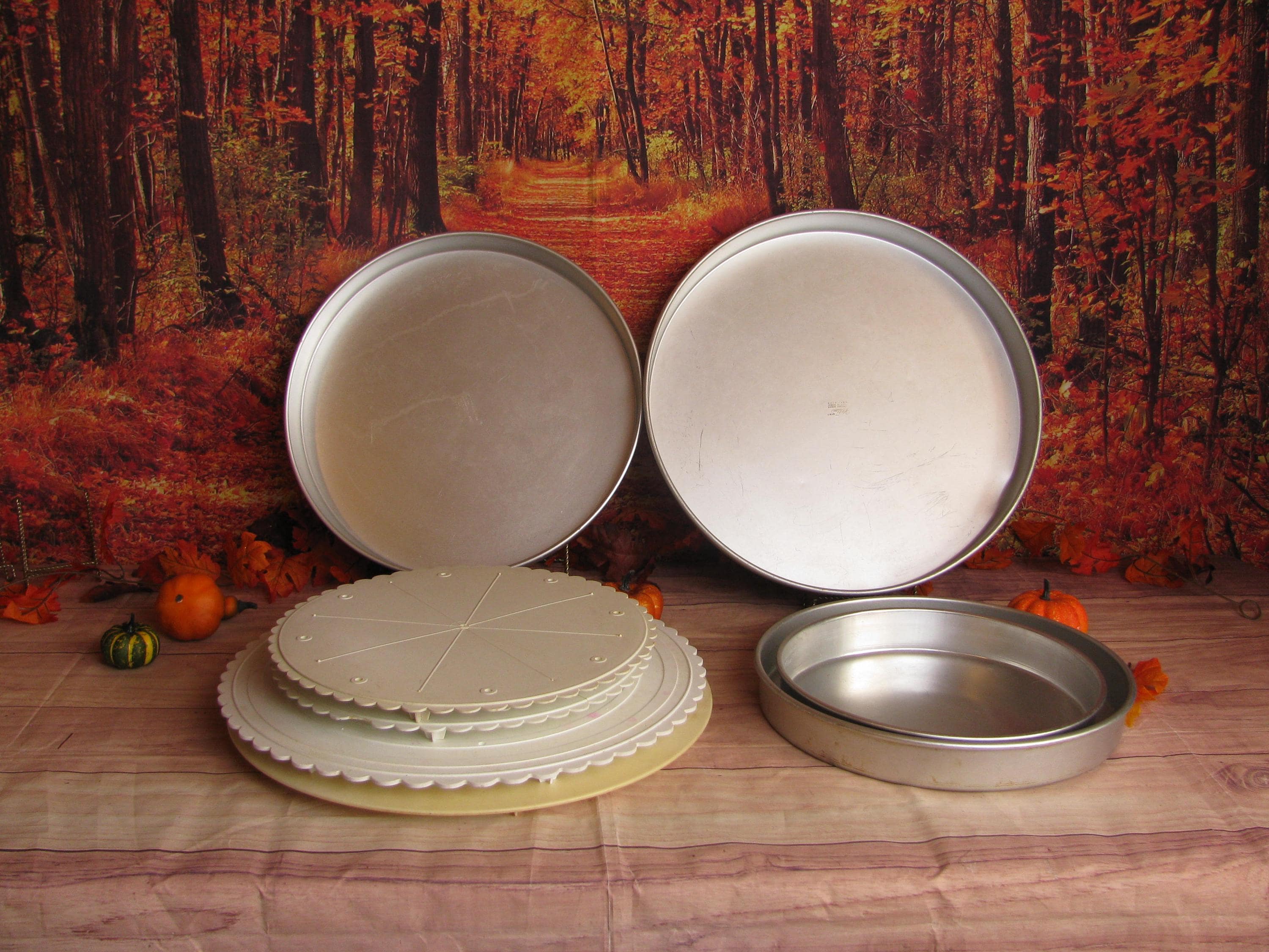 Vintage Wilton 18-16-14-12 Inch Round Cake Pans & Cake Plates- Layer-Wedding-1971 Performance Pan-506-2240/506-2