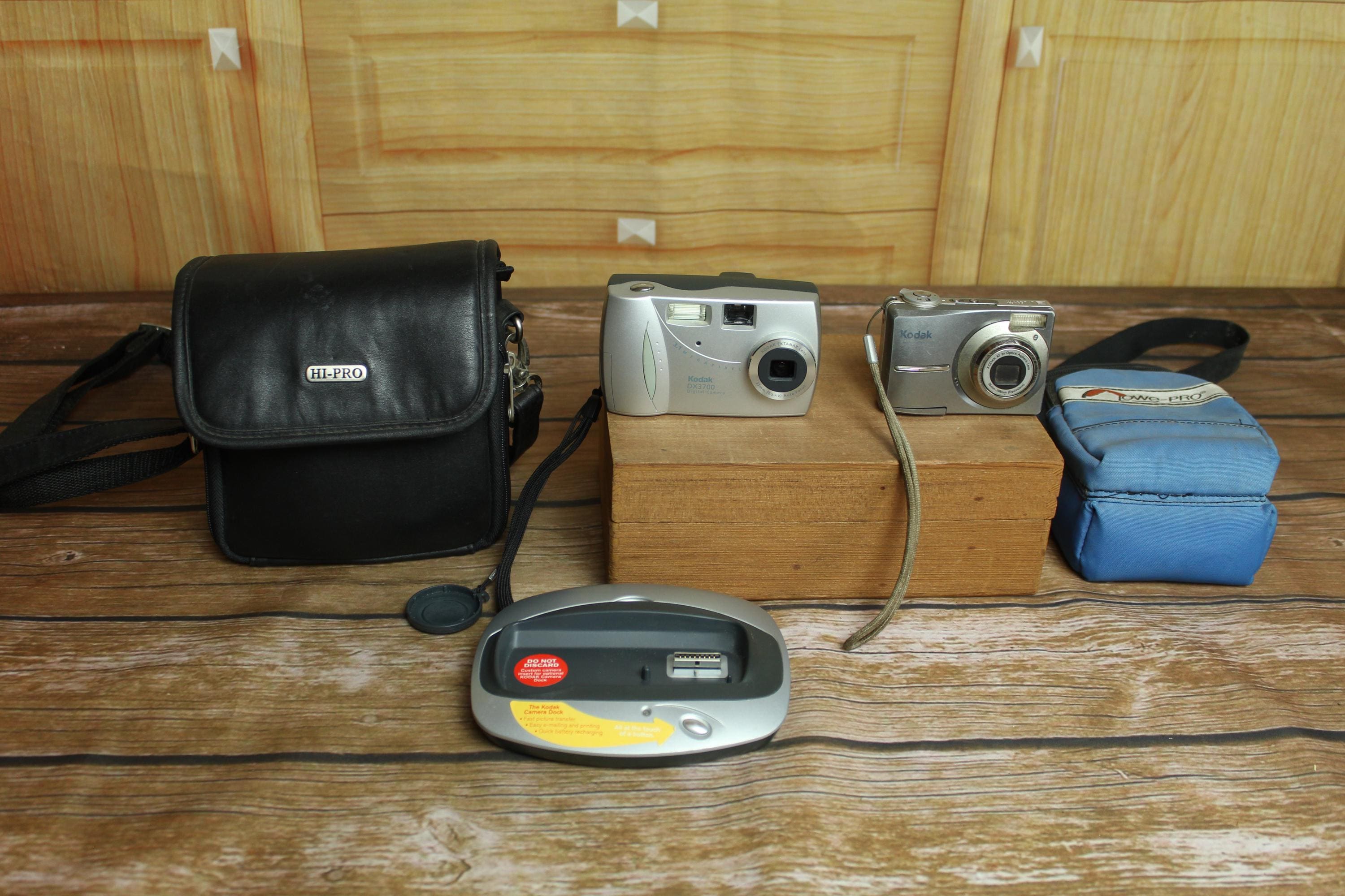 Vintage Kodak DX3700 or C813 Easyshare Digital Camera With Case