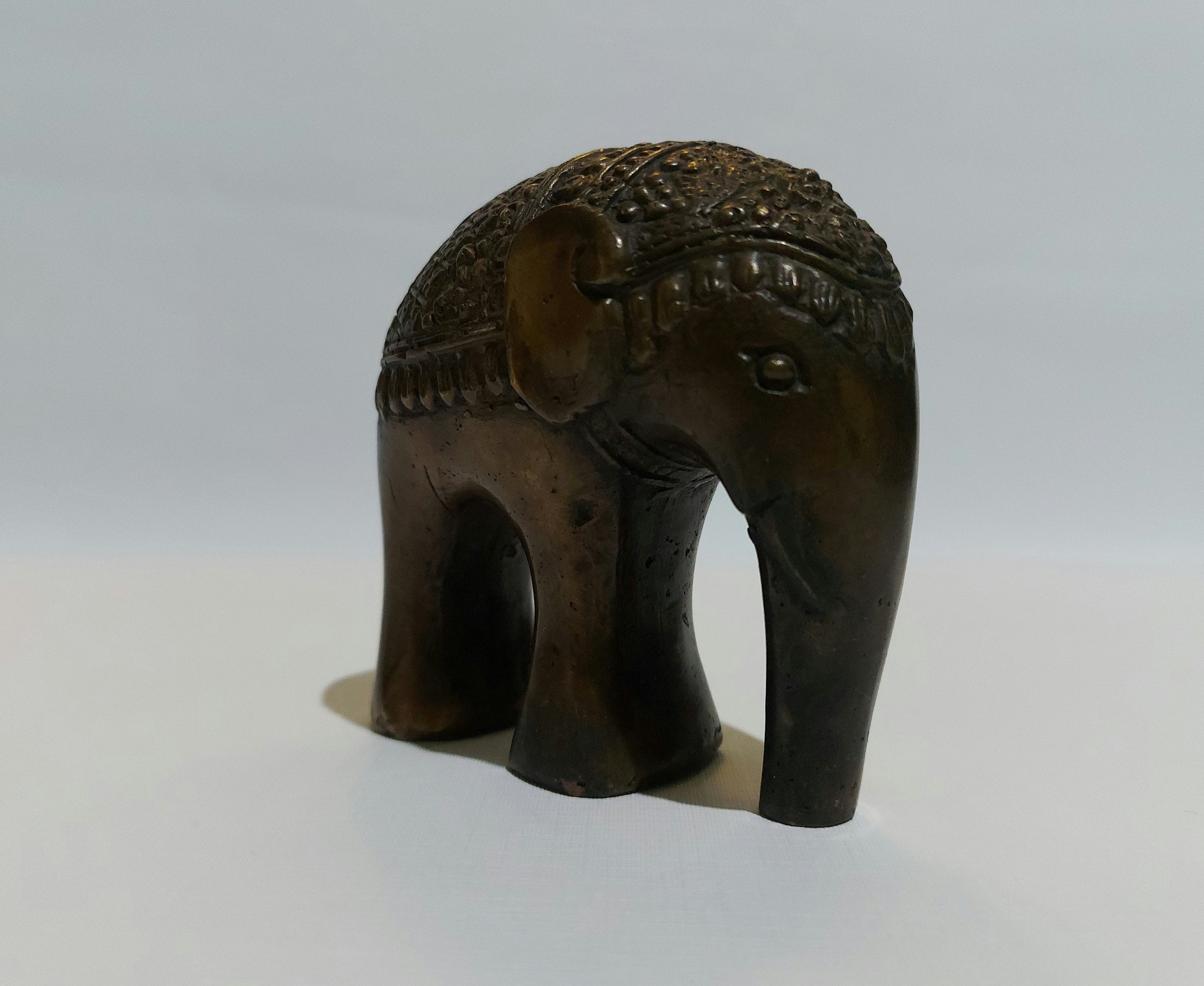 ブロンズ製象の彫刻 、置物 Amazon.co.jp: 象の彫刻の装飾1組 - リビングルームの