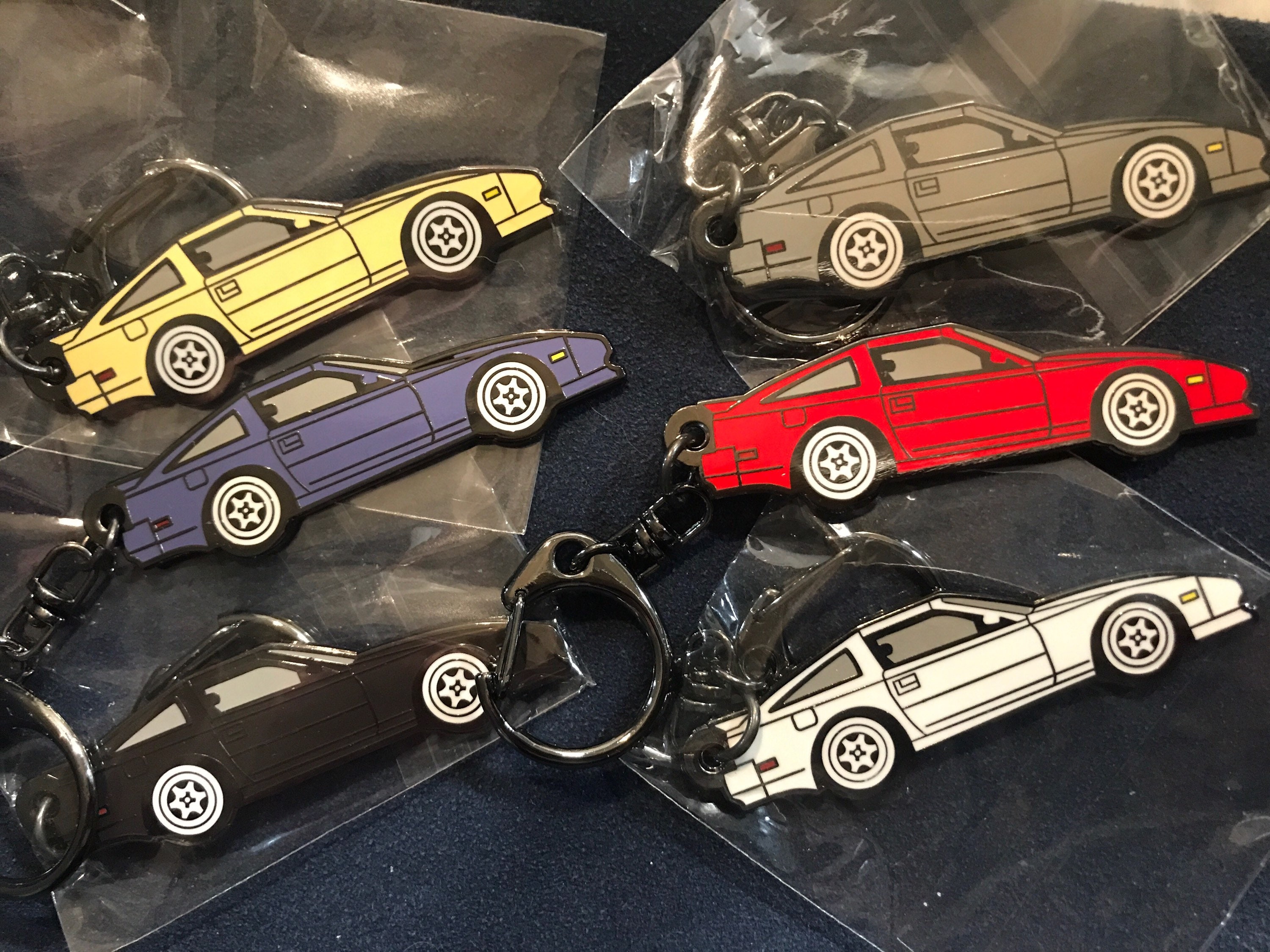 NIssan 300ZX-Z31 GOLD auf Metall #BakedEnamel #Keychains GOLD TAN