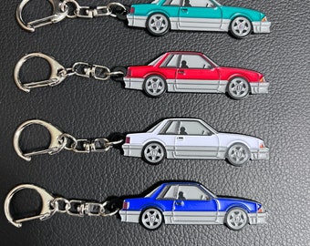 Ford Mustang Coupe Notchback Fox Body dos tonos de esmalte en llaveros de metal, accesorio de coche, llavero,