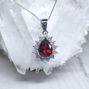 Genuine garnet silver necklace | Dainty garnet halo pendant | Gift for bridesmaid | Red garnet jewlery | January birthstone wedding necklace