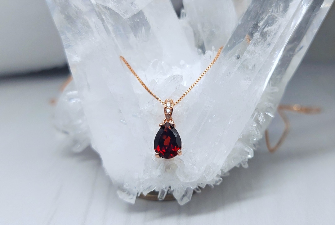 Flongo Geburtsstein Halskette - Roter Januar Stein Vergoldet