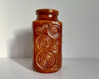 Jarrón de cerámica Scheurich • Cerámica espiral marrón "Diseño Jura" de Alemania Occidental de los años 60