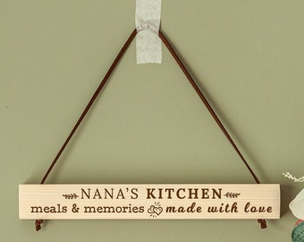 Plaque en bois personnalisée Nana's Kitchen : oeuvre d'art murale gravée au laser