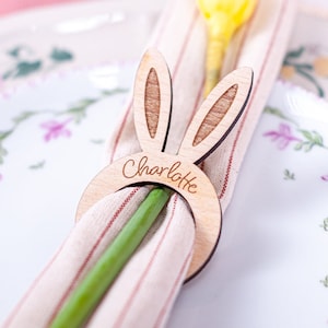 Portatovagliolo personalizzato in legno con coniglietto pasquale, ambientazione pasquale personalizzata, segnaposto pasquale, nome del luogo coniglietto pasquale, bomboniere pasquali