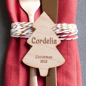 Kerstcouverts, plaatsnaaminstelling, kerstversiering, winterbruiloft plaatsnaam, kerstornament, kerstbedankje voor gast