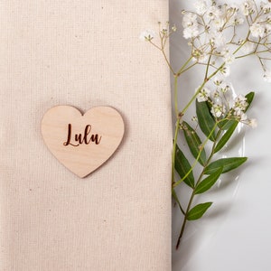 Noms de lieux personnalisés, Carte de lieu de mariage naturel en bois, Nom de lieu de table, Sièges d’invités, Faveurs de mariage uniques, Décor de table de mariage