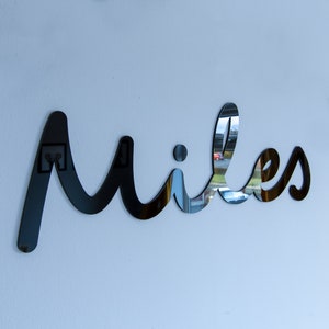 Signo de nombre personalizado, decoración de arte de pared, habitación de niños, decoración de guardería para bebés, signo de nombre personalizado, metacrilato negro
