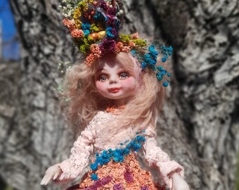 Sold. Made to order. A repeat is not possible. The Easter Princess Easter doll