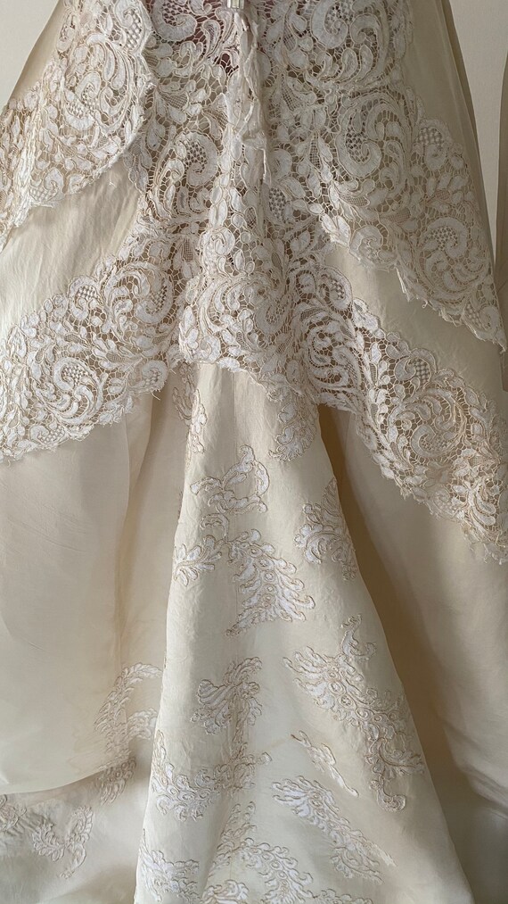 Silk wedding dress, exceptional macramè lace 1930/