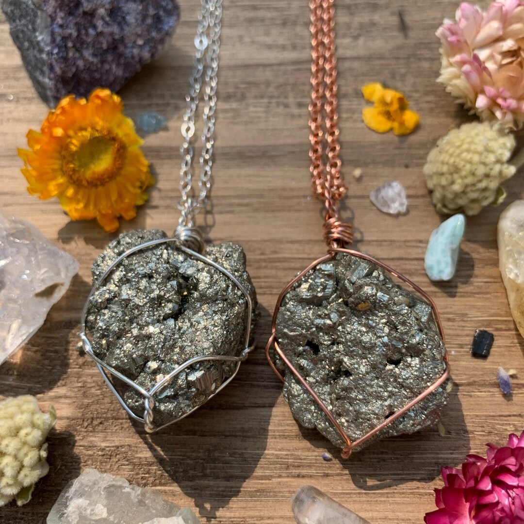 Naturstein-Anhänger Aus Amethyst – Chakren-Halskette Mit Schwarzer Kordel | Weißer Quarz, Spirituelle Energie & Meditation