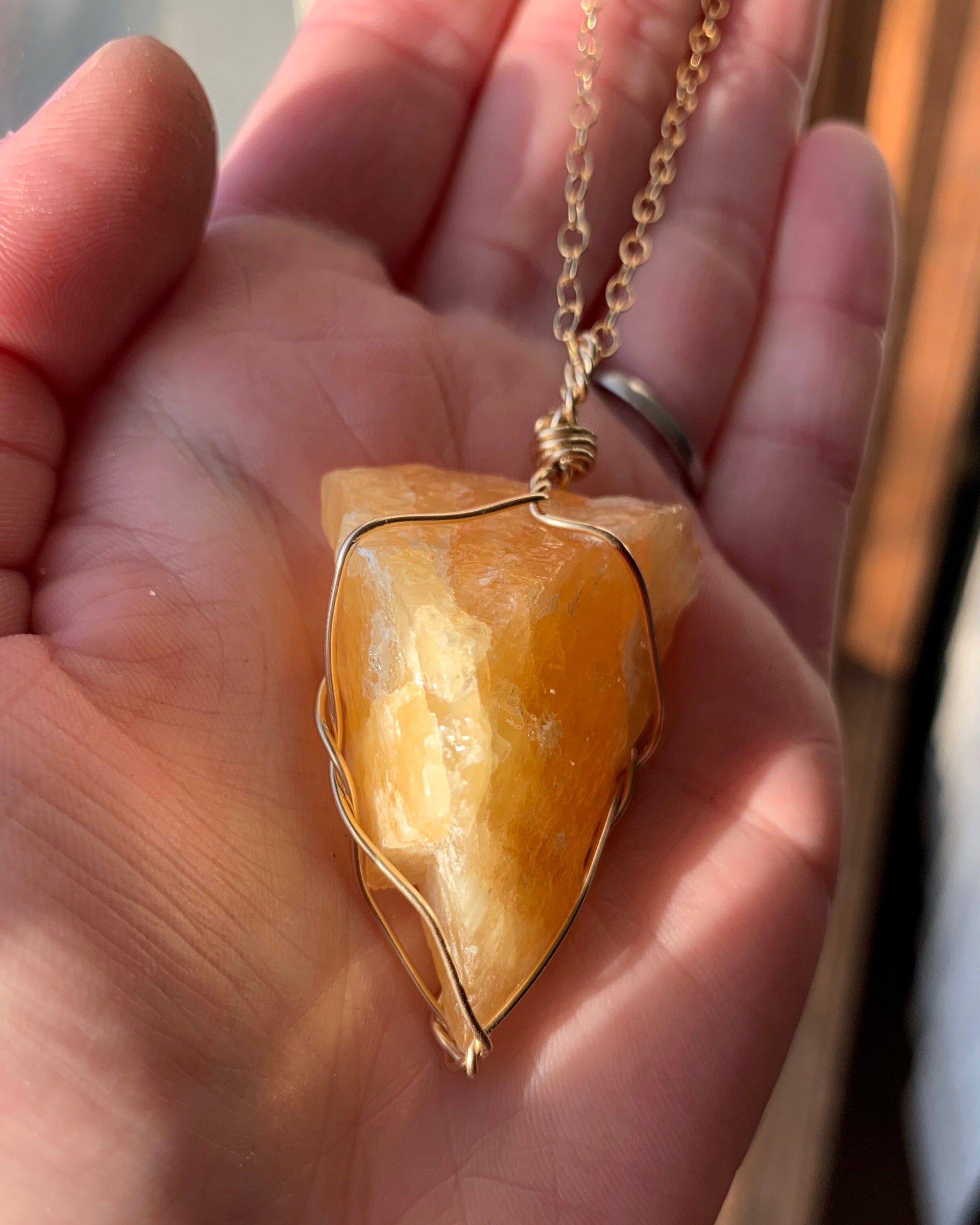 Pendentif Calcite Orange Avec Cordon - Pierre Lithothérapie Énergisante
